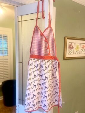 NWT Envogue Dog Pattern Kitchen Apron Full Red/White Stripes Women’s Homemaking
